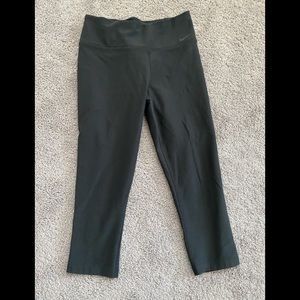 Nike Dryfit Capri Leggings XS